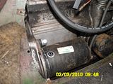 http://i423.photobucket.com/albums/pp316/fifer3w/STARTER%20MOTORS/OLDSTYLEINERTIASTARTERFITTEDINENGIN.jpg