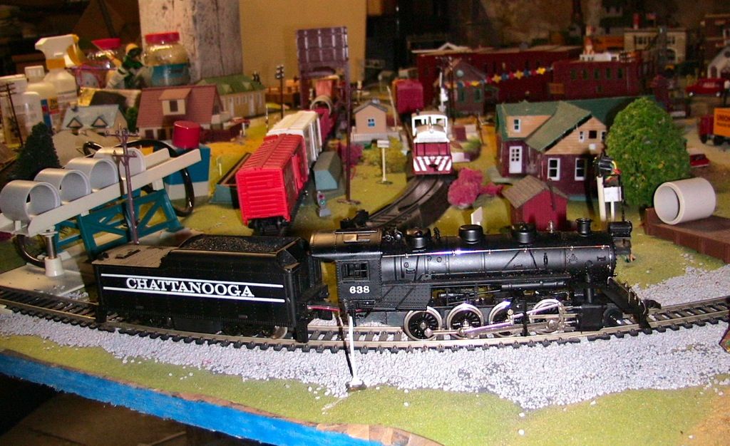 Vintage Train Locomotive with Operating Headlight HO Scale Chattanooga 1975
