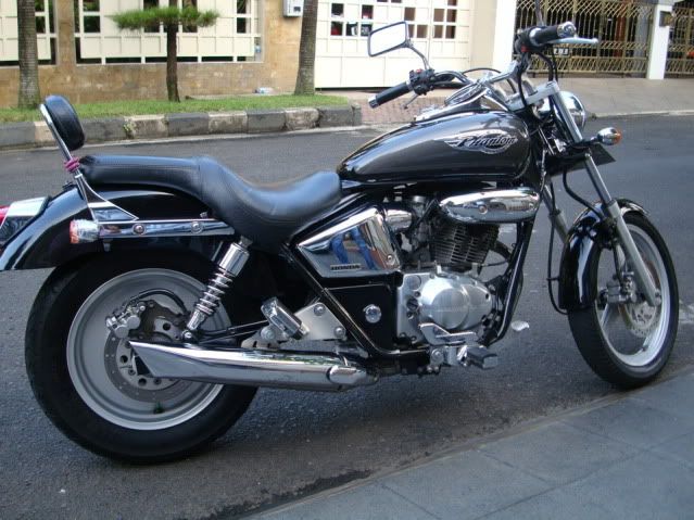 Customized Bajaj Avenger