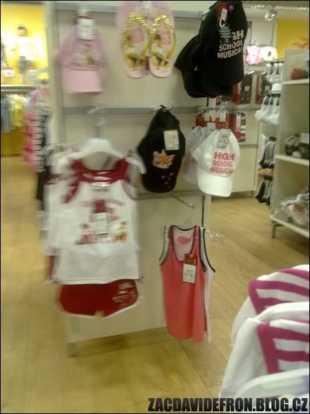 20062009386.jpg picture by pattinsonsource