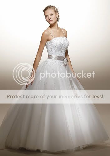 http://i423.photobucket.com/albums/pp316/rebelsgurl/Wedding%20Dresses/34.jpg