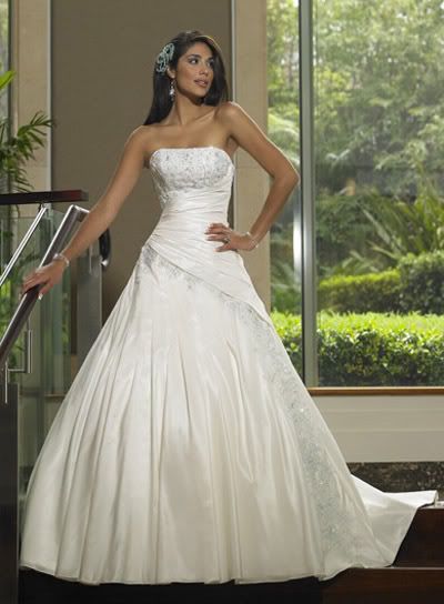 http://i423.photobucket.com/albums/pp316/rebelsgurl/Wedding%20Dresses/60.jpg