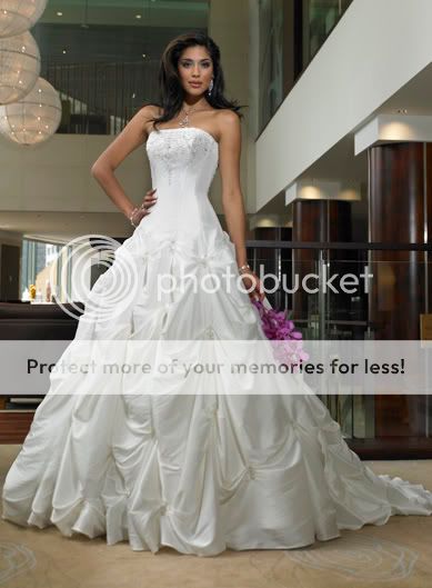 http://i423.photobucket.com/albums/pp316/rebelsgurl/Wedding%20Dresses/85.jpg